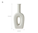 Minimalist Ceramic Vase – Artistic Home Décor with Museum-Style Elegance